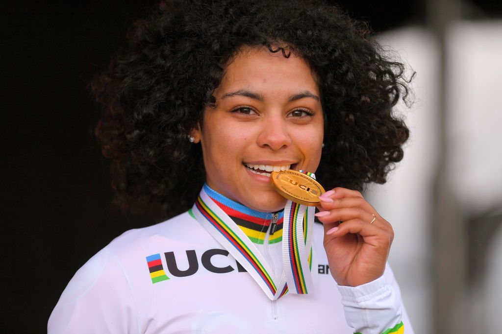 Ceylin Del Carmen Alvarado (Netherlands) captured the world title at the UCI Cyclo-cross World championships in D&uuml;bendorf, Switzerland