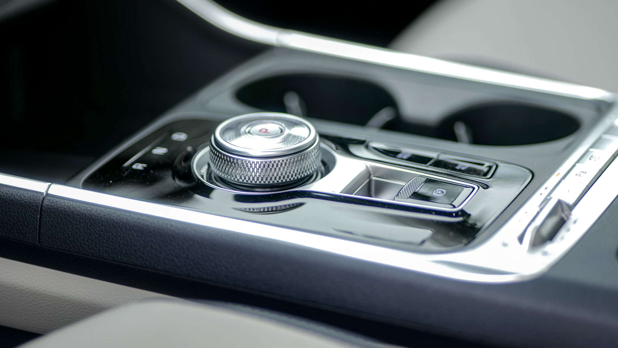 2025 Kia Carnival Hybrid SX Prestige test drive.