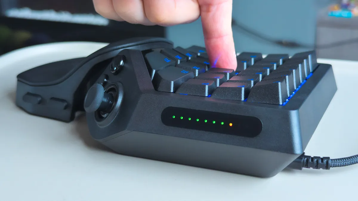 Обзор Razer Tartarus V2 Pro: уникальный игровой кейпад с нюансами Обзор Razer Tartarus V2 Pro: уникальный игровой кейпад с нюансами