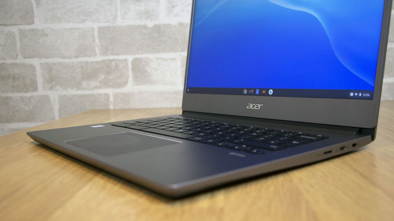 Acer Chromebook 714 right ports