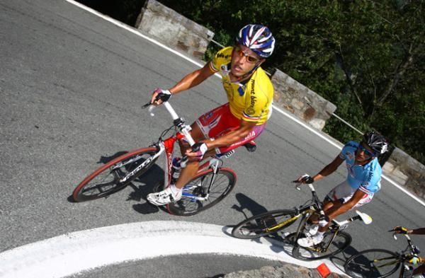 Race leader Nikita Novikov was stuck behind as his teammate went solo.