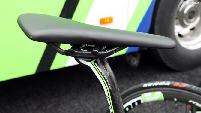 Fi'zi:k provides Ivan Basso (Cannondale) with a unique Arione saddle with an unmarked cover and what looks to be a custom padding profile. The sides of the seatpost clamp are smoothed over with electrical tape