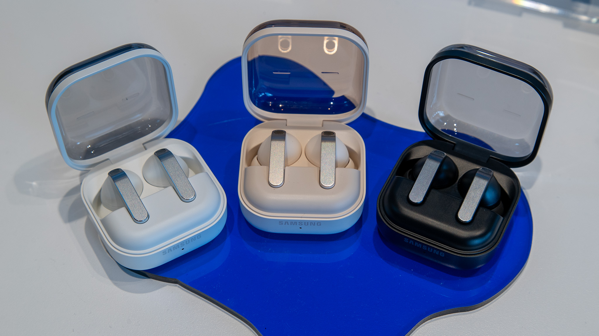 All three Samsung Galaxy Buds 4 Pro colors with the cases