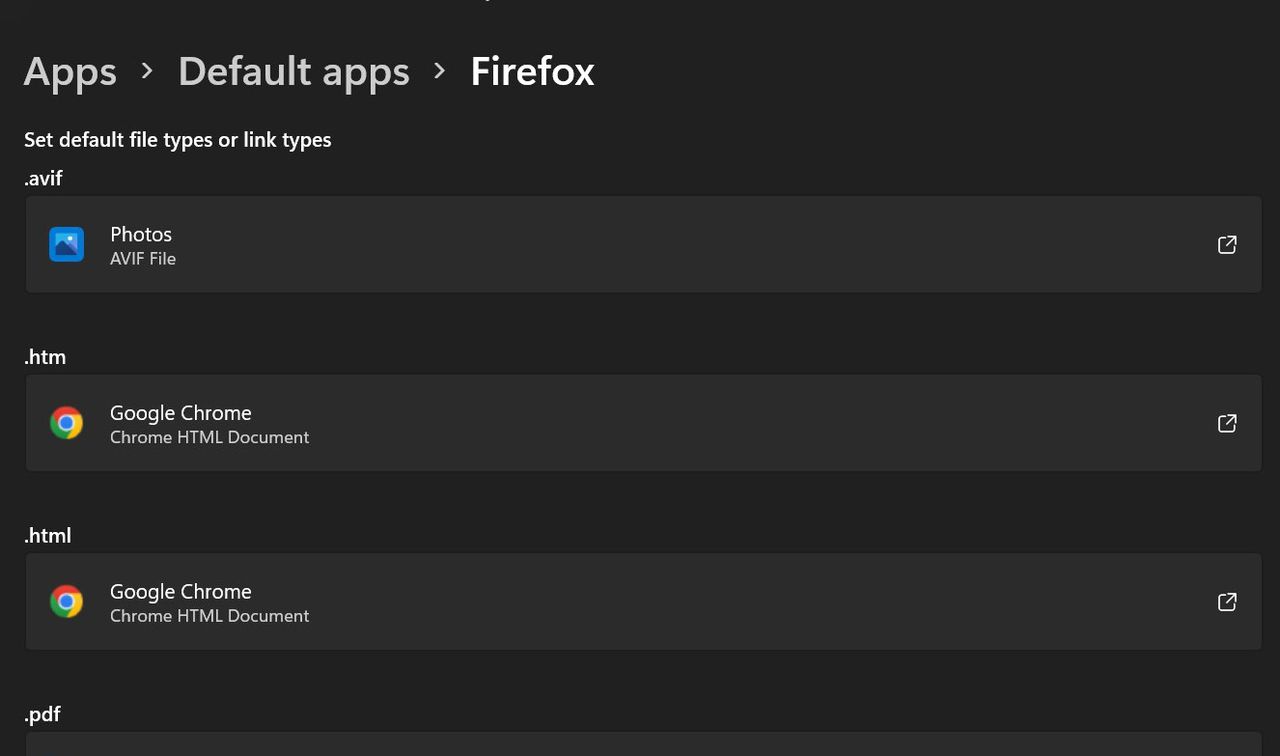 Microsoft Windows 11 default browser app comparison between Windows 11 updates