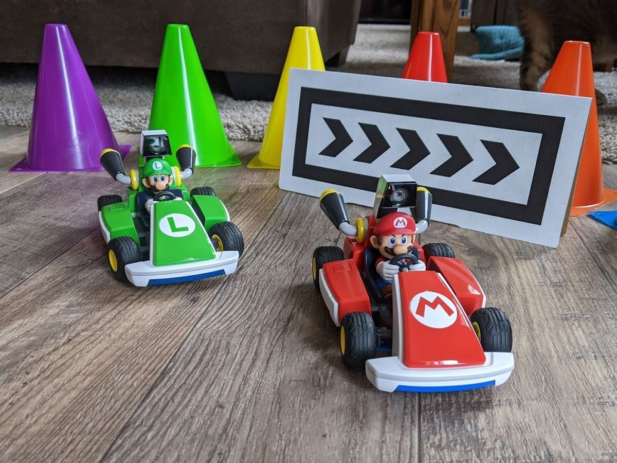 Review: 'Mario Kart Live' uses toys to bring series to life