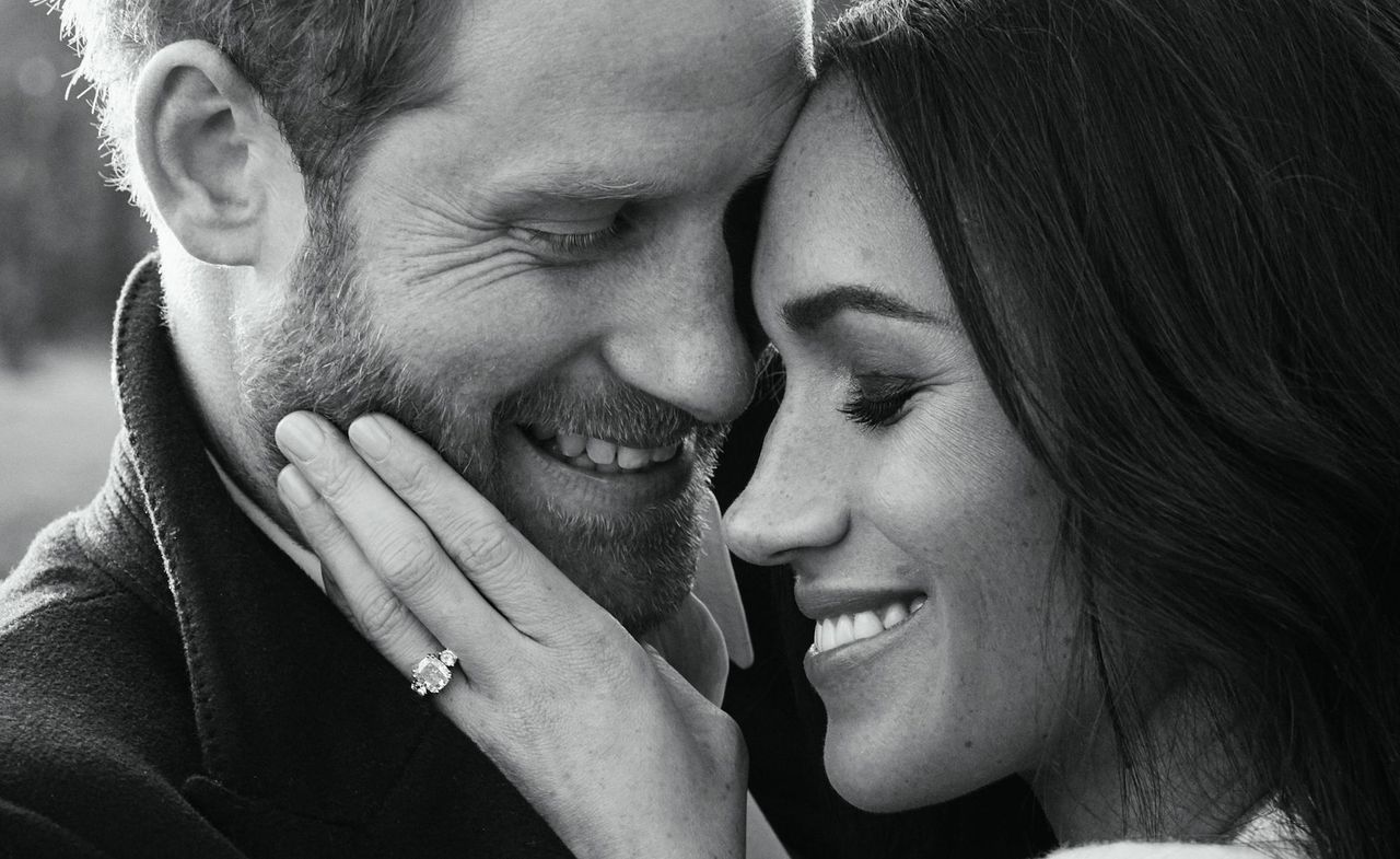 meghan markle engagement ring replica