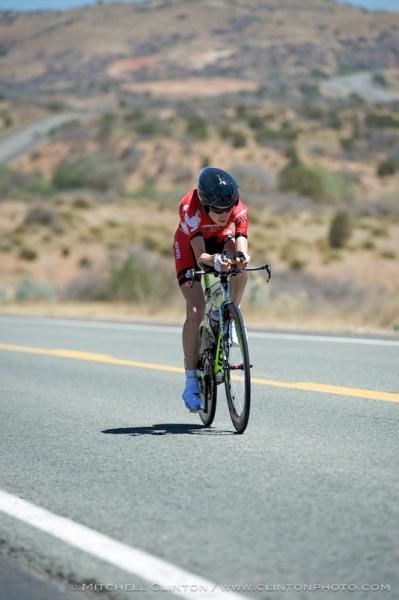 Mara Abbott (Diadora_ Pasta Zara Team) fighting the wind