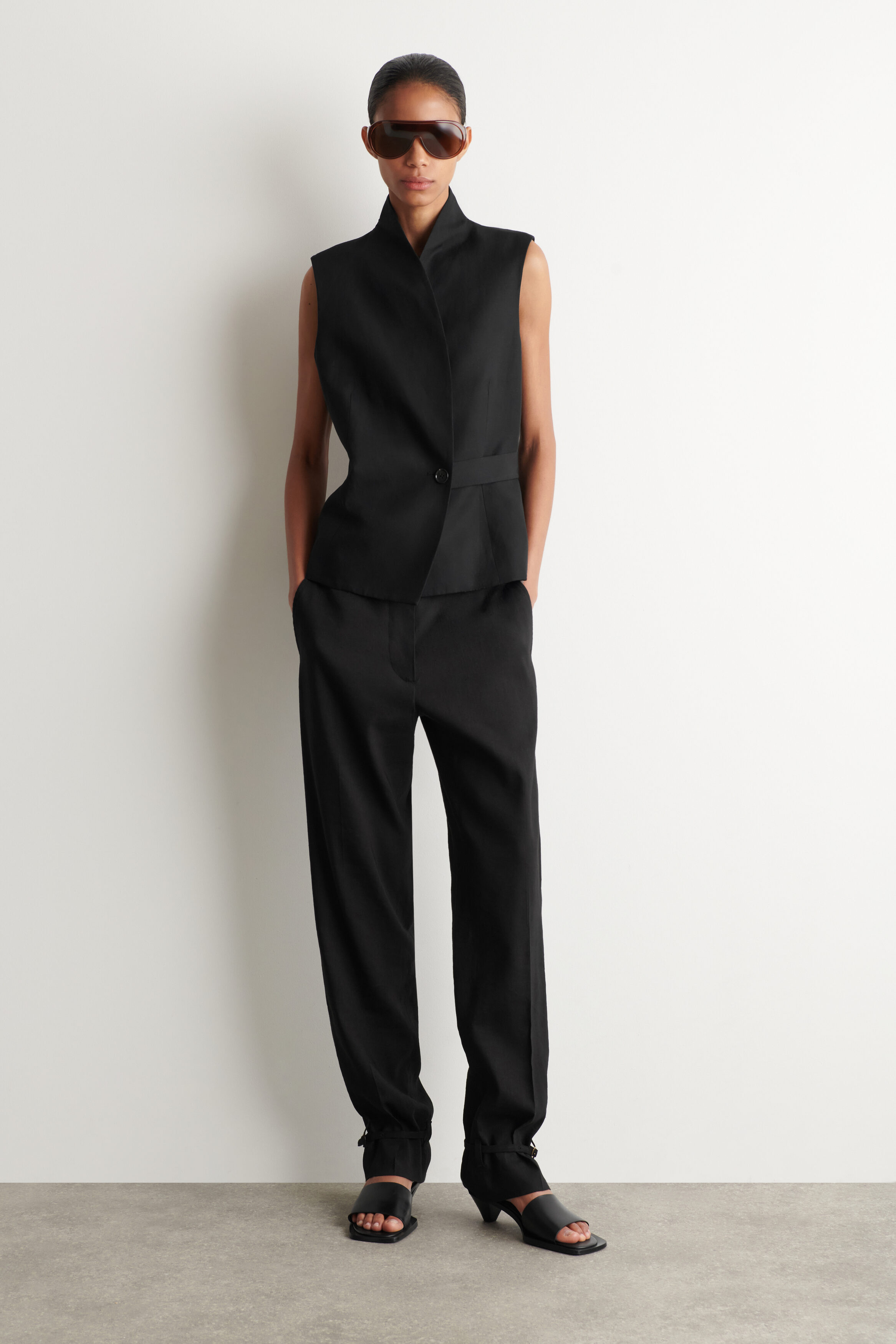Linen Straight-Leg Trousers
