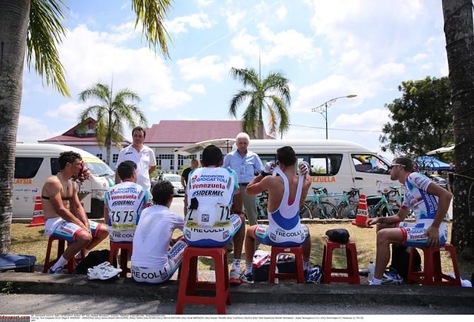 Androni - Venezuela's Kenny Van Hummel, Carlos Jose Ochoa, Patrick Facchini, Omar Bertazzo, Alessio Taliani, and Gianfranco Zilioli