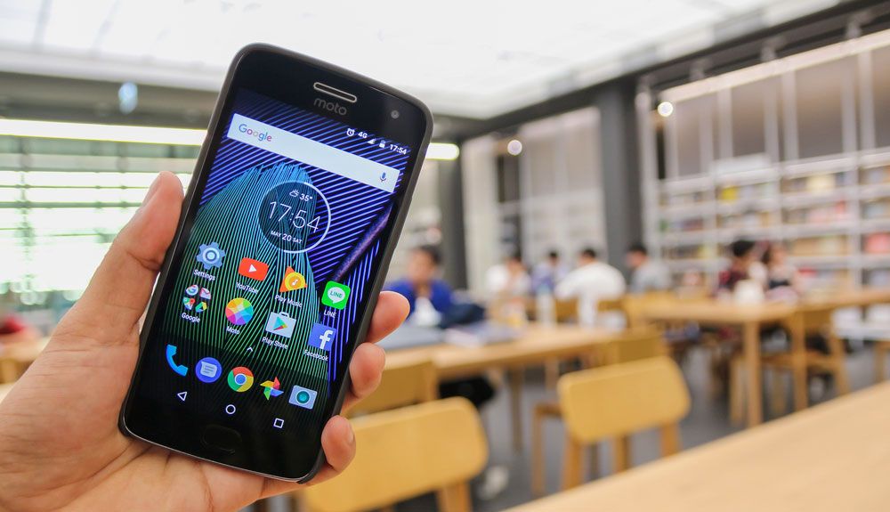 A Motorola Moto G5 phone running stock Android 7 Nougat.