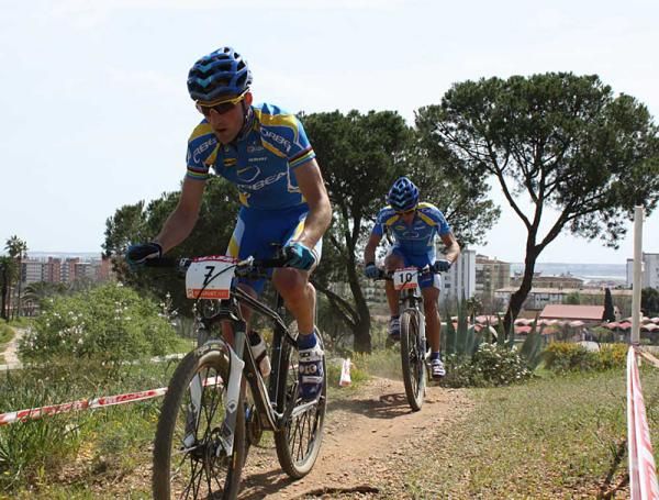 Inaki Lejarreta Errasti sets the pace