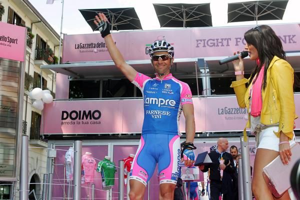 Gilberto Simoni (Lampre - Farnese Vini) is introduced prior to stage 10.