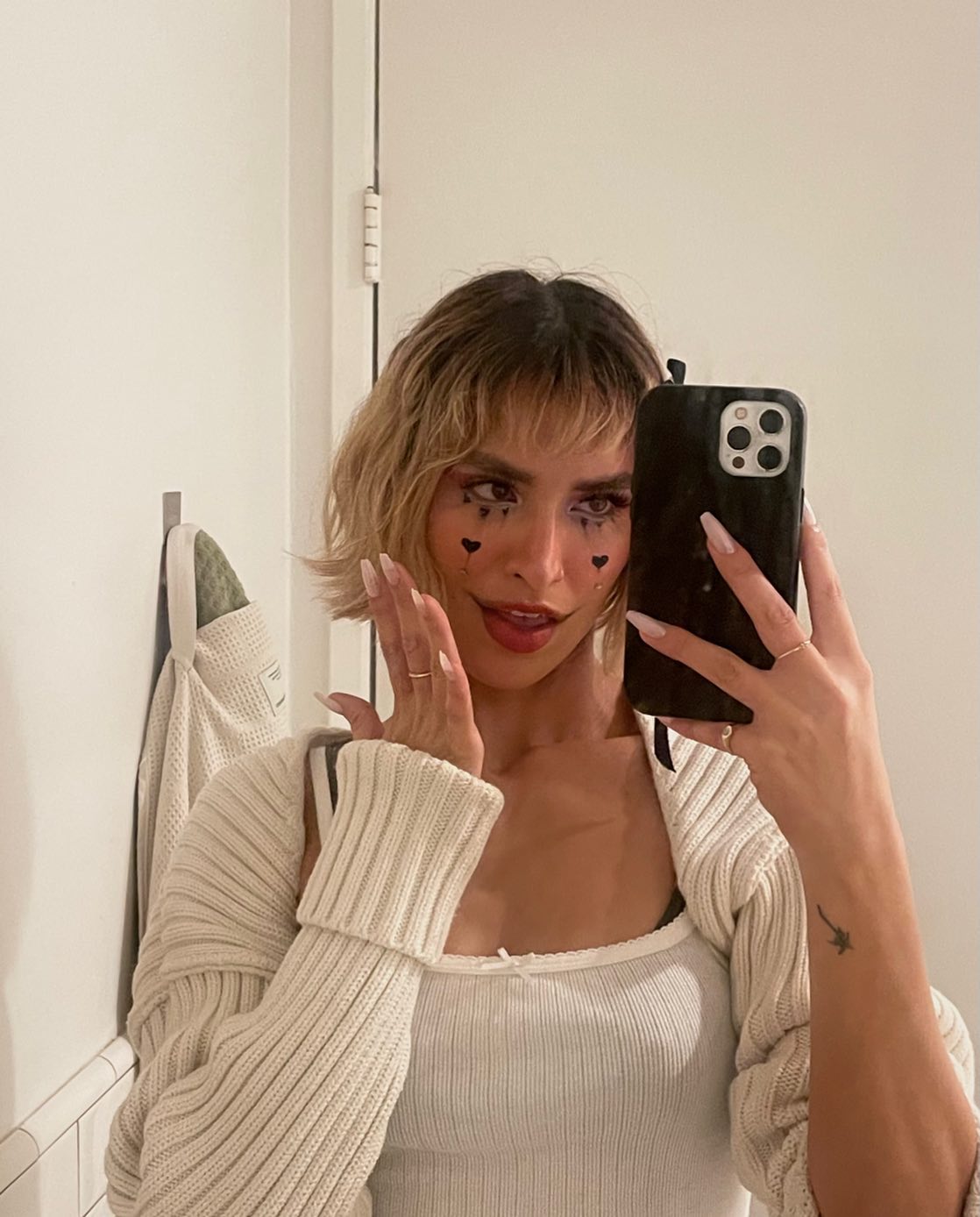 shag haircut with bangs