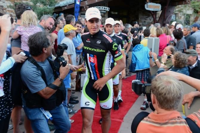 Peter Sagan (Cannondale) runs the gauntlet of fans.