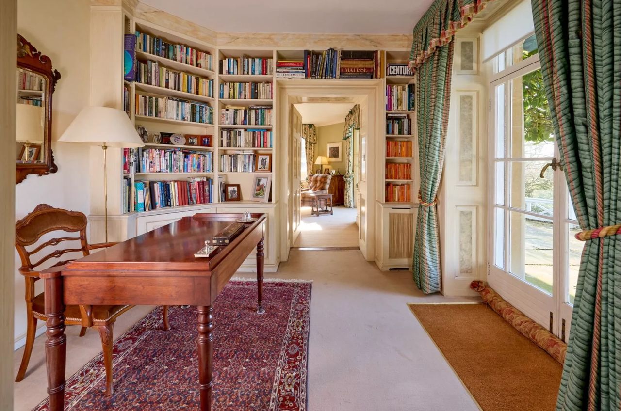 Images of Friars Well in Banbury