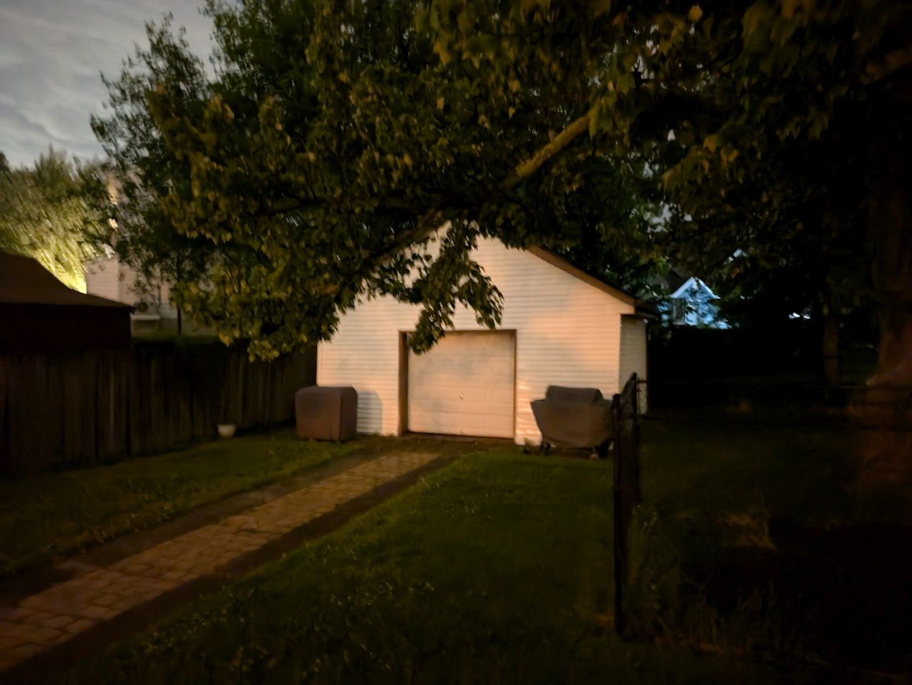 Google Pixel 8a low light sample.