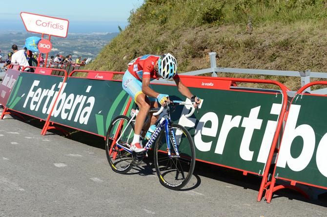 Nibali with the posture of a rider who has cracked.