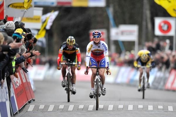 Zdenek Stybar (Telenet Fidea Cycling Team) take the win