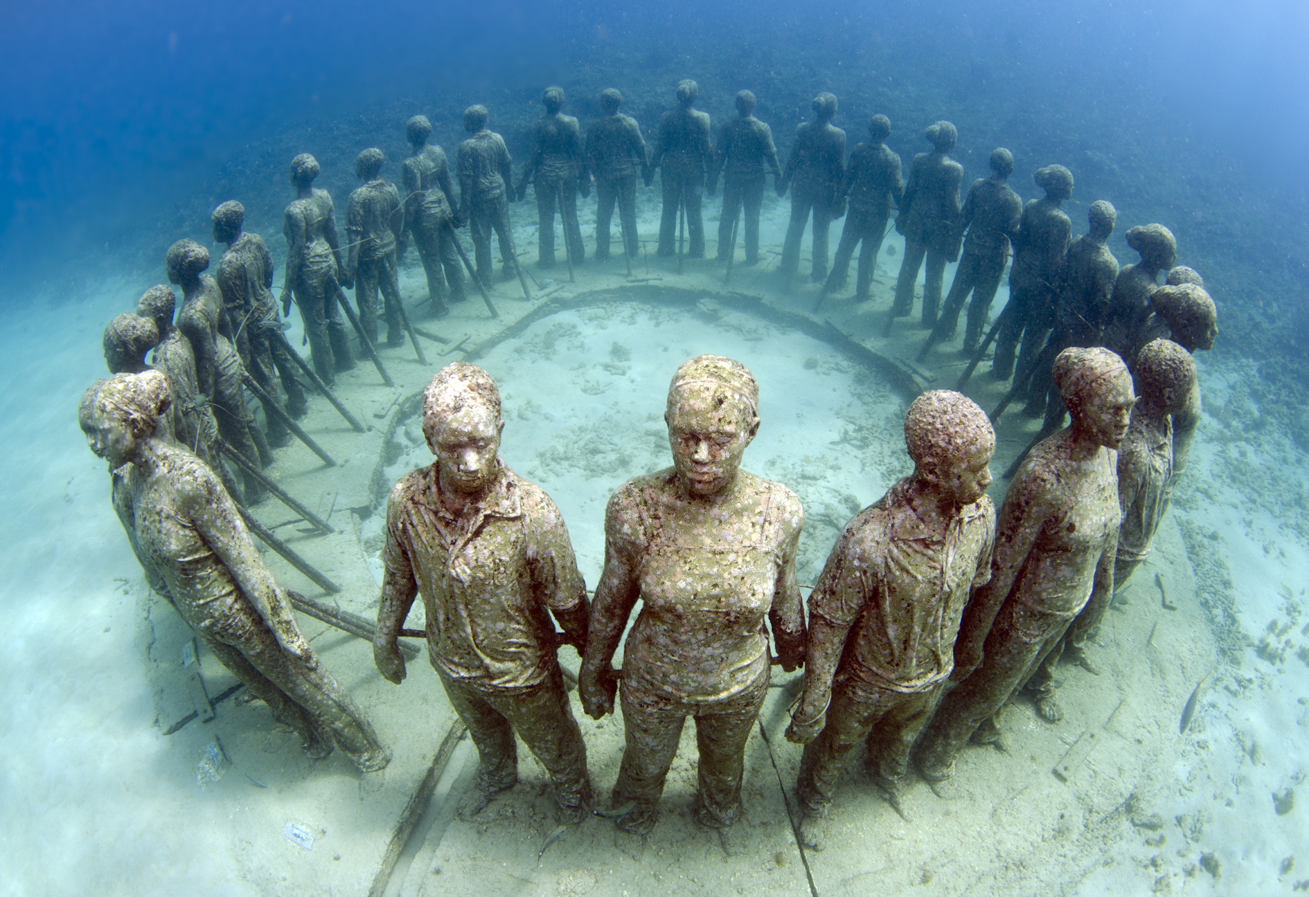 Dive Grenada - Ring of Children_UNDERWATER SCULPTURE PARK
