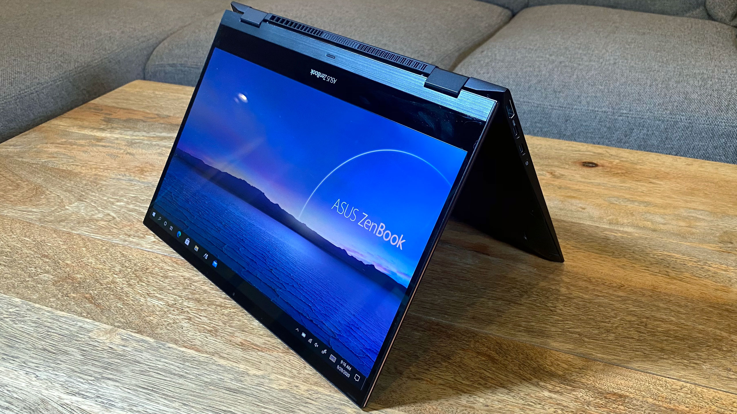 ASUS ZenBook Flip S UX371 laptop review: For the love of OLED-Tech News ,  Firstpost