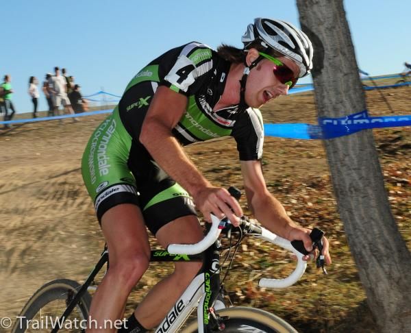 Jamey Driscoll (Cannondale-cyclocrossworld.com) attempted to keep pace with his team-mates early in the race but then dropped back a few spots