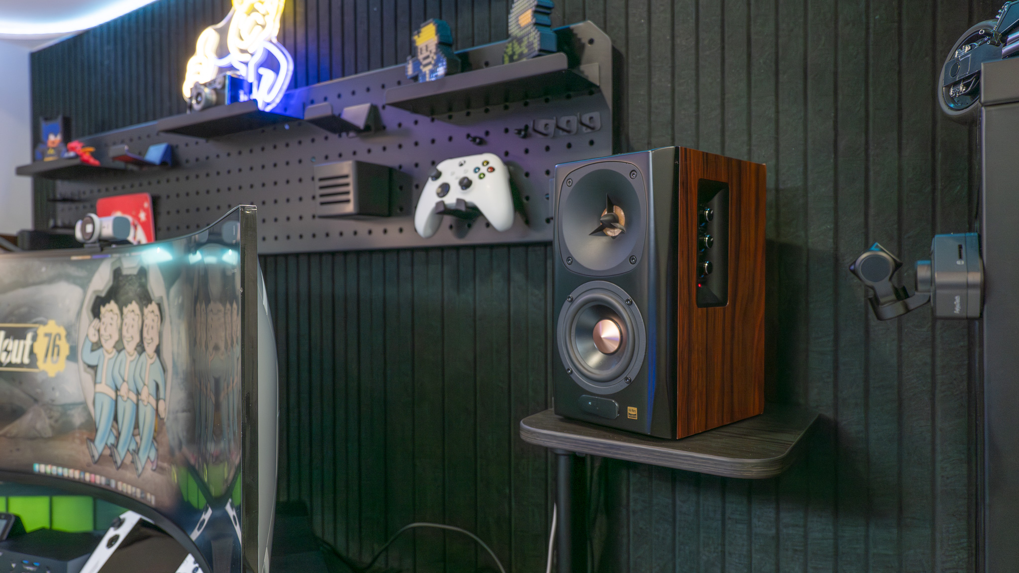 Cougar E-Odyssey - Speaker Stand