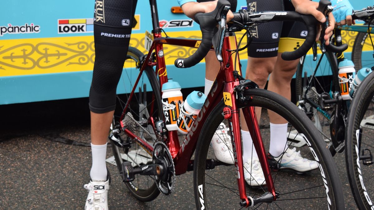 Fabio Aru also has a custom painted Argon18 Gallium frameset