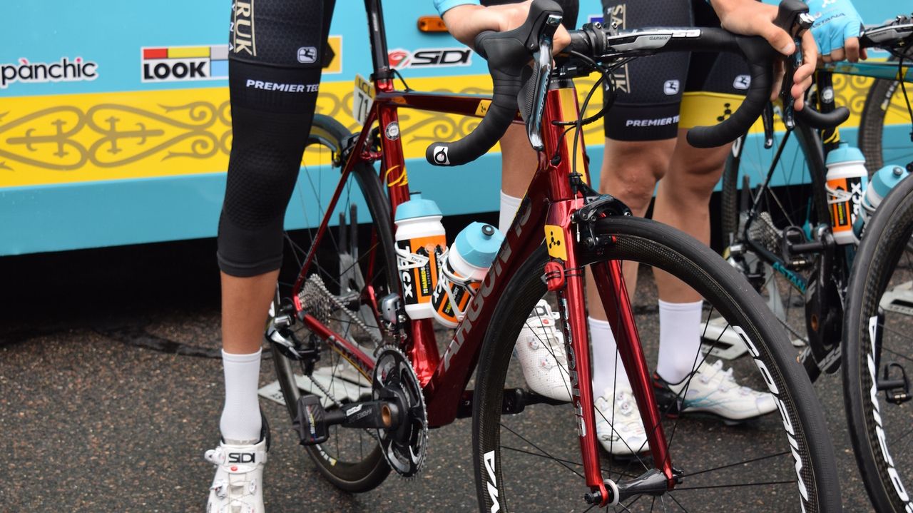 Fabio Aru also has a custom painted Argon18 Gallium frameset