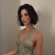 Gracie Abrams with a tousled bob haircut