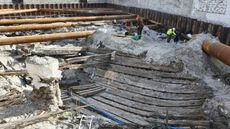 The view of the ship in the excavation pit from the bow