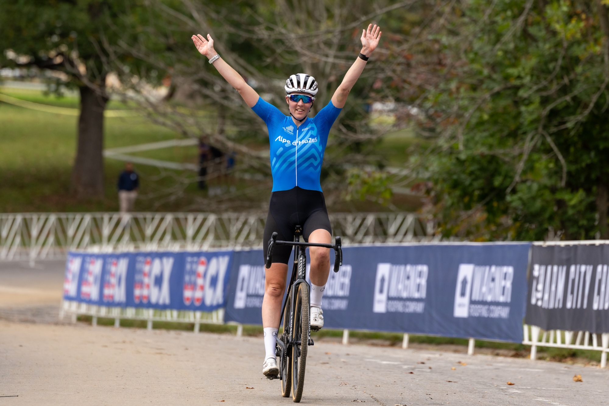 Manon Bakker won the elite women's C1 race on day 1 of Charm City Cross 2026