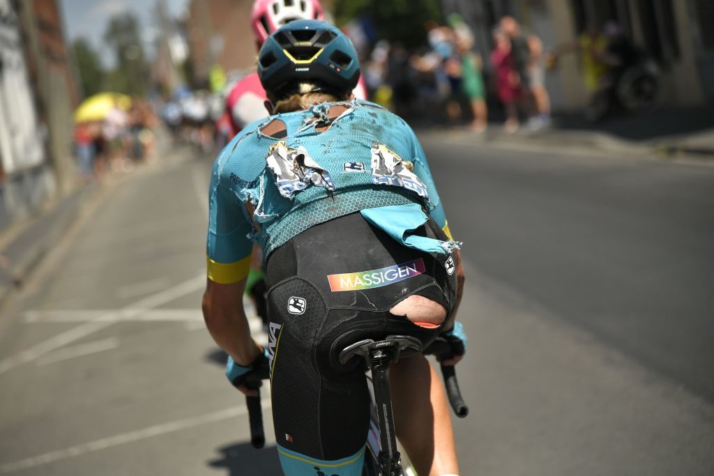 Michael Valgren (Astana) torn up in a crash