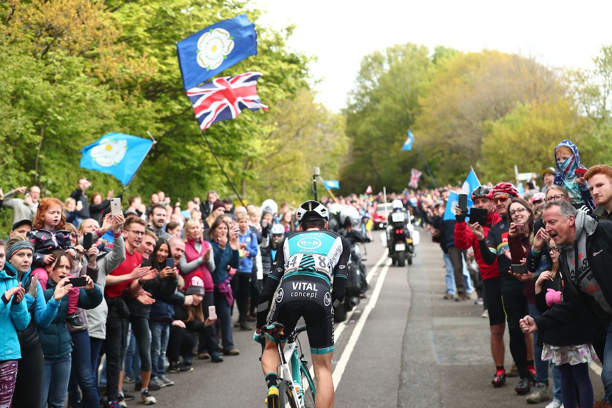 Courteille makes his way through the crowds