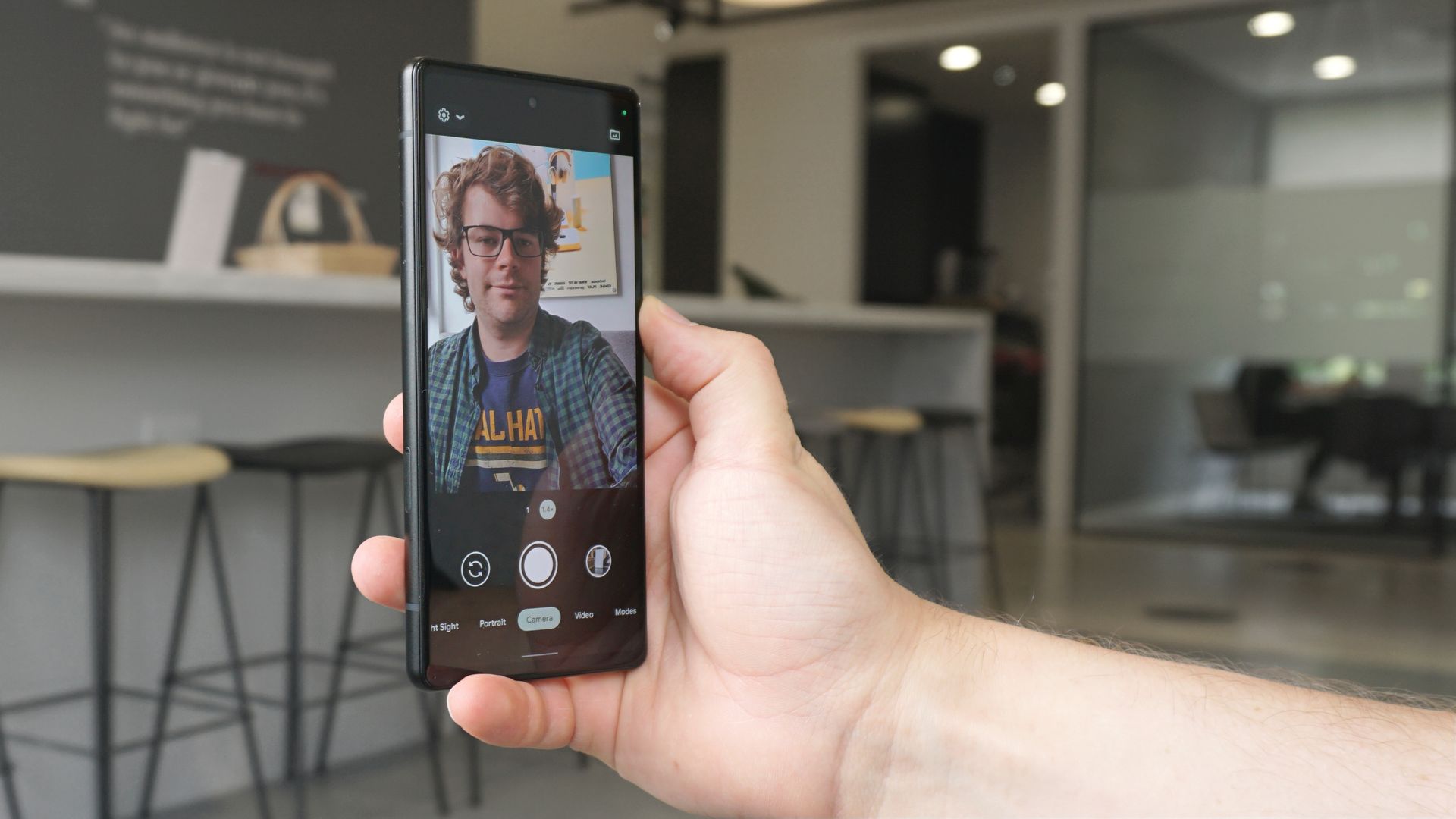 Magic Eraser, the Google Pixel's best trick, is coming to your iPhone