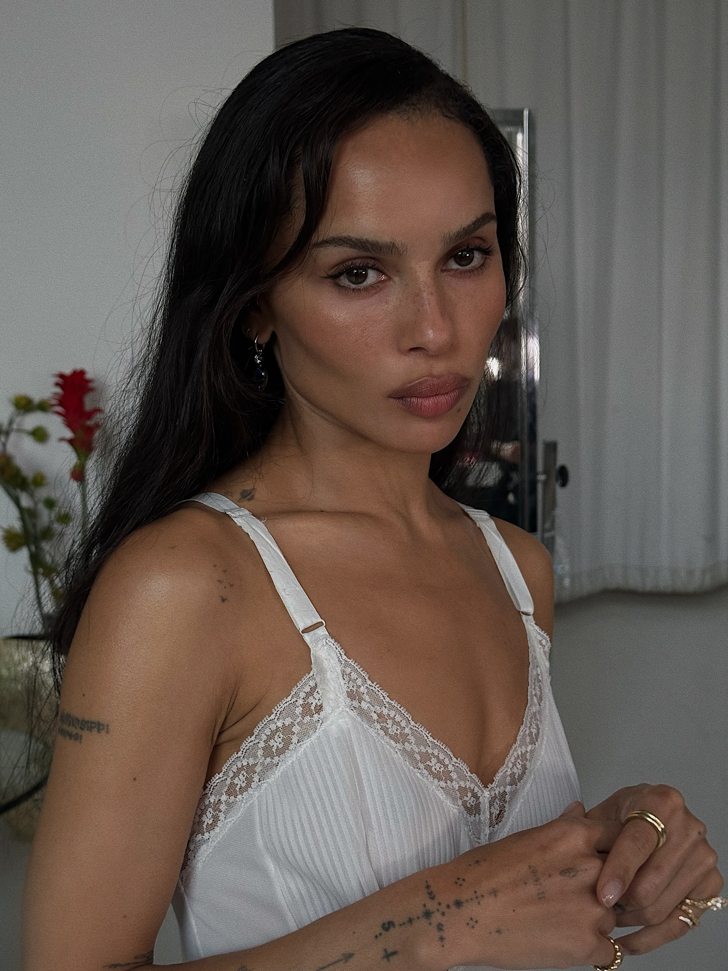 Zoe Kravitz with defined, fluttery, natural looking lashes