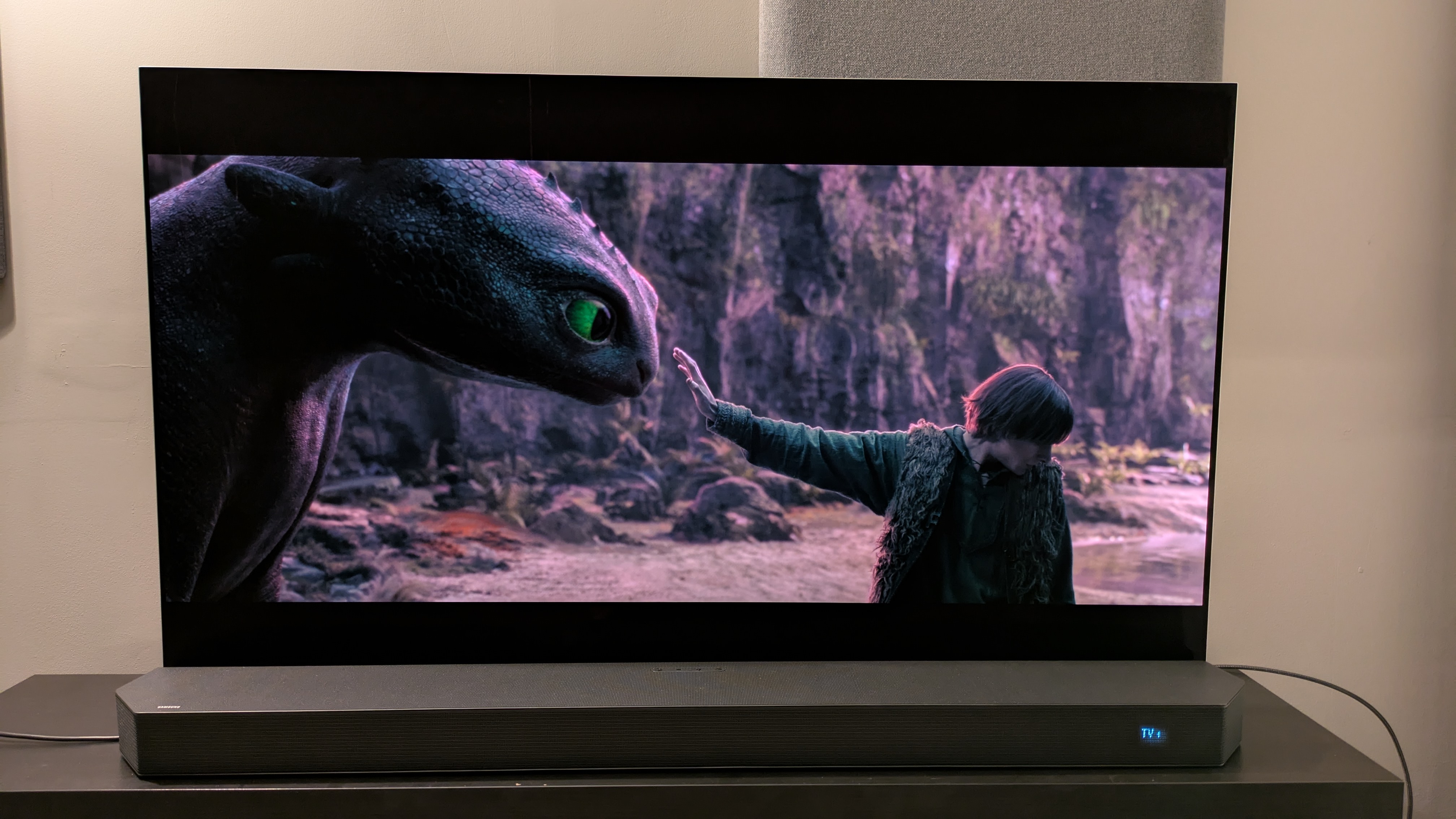 How To Train Your Dragon (2025) 4K Blu-ray on LG G5 showing Hiccup and Toothless on screen