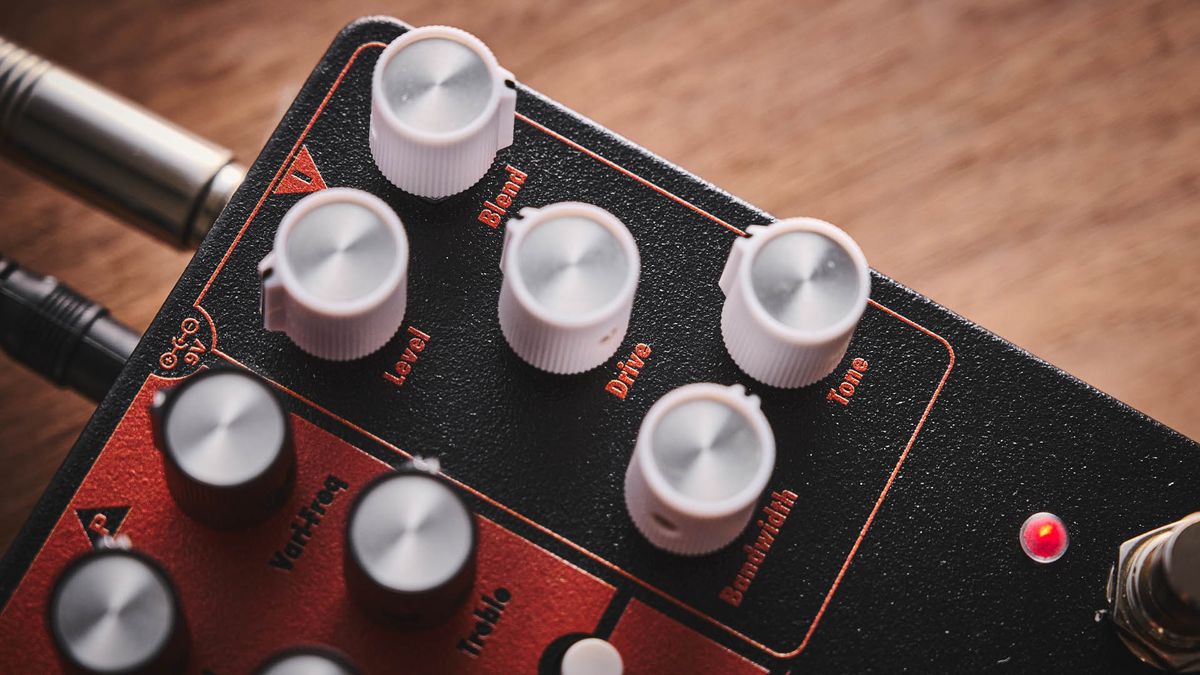 Earthquaker Devices Scrolls Bass Odyssey