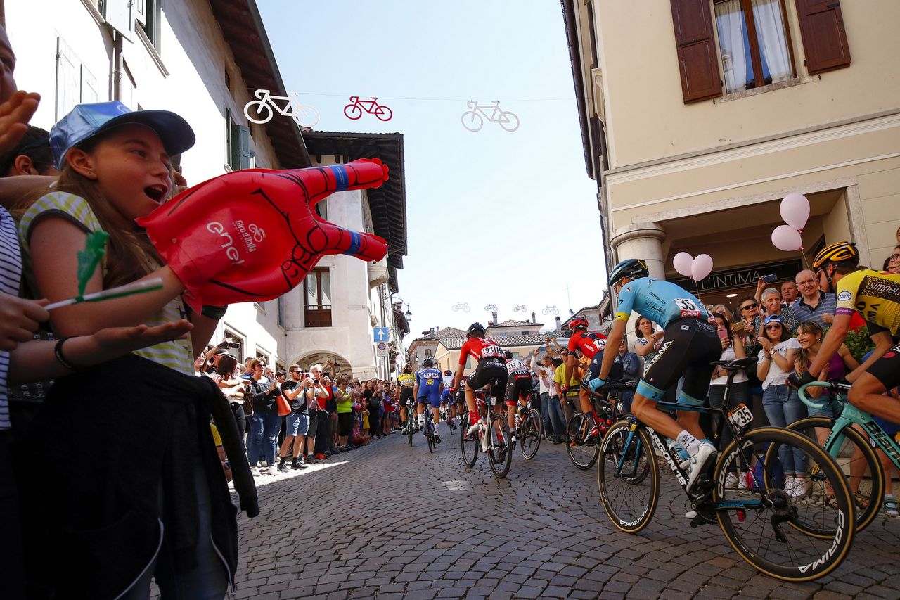 The peloton rolls out in Feltre
