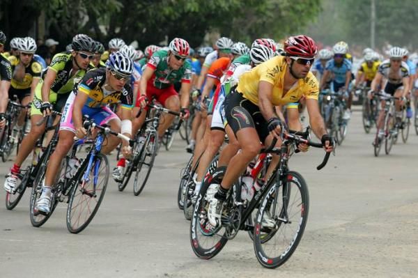 Francisco Ventoso (CarmioOro A-Style) in the bunch.