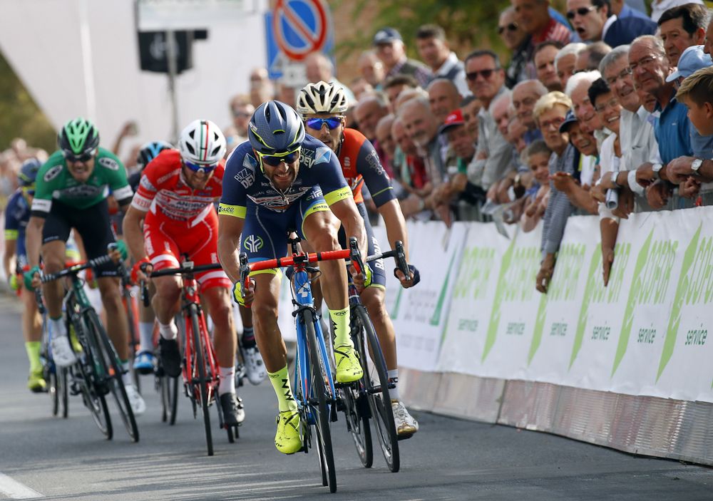 Andrea Pasqualon ahead of Sonny Colbrelli at the finish of Coppa Sabatini