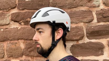 Image shows the Lazer CityZen KinetiCore bike helmet