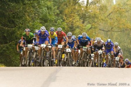 The peloton at the 2009 SEB Tartu Rattamaraton