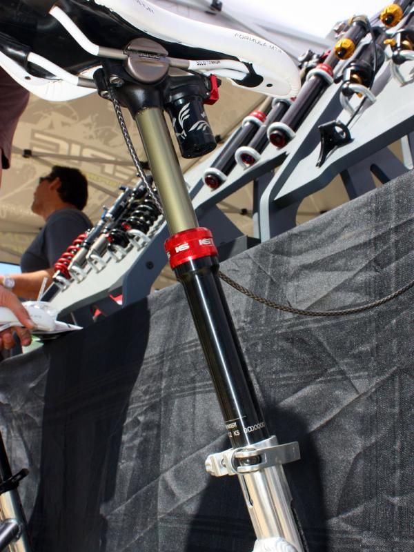 KS's 27.2mm-diameter telescoping seatpost requires a separate reservoir to make up for the lost volume.