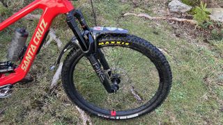Front wheel of Santa Cruz 5010 GX AXS RSV bike