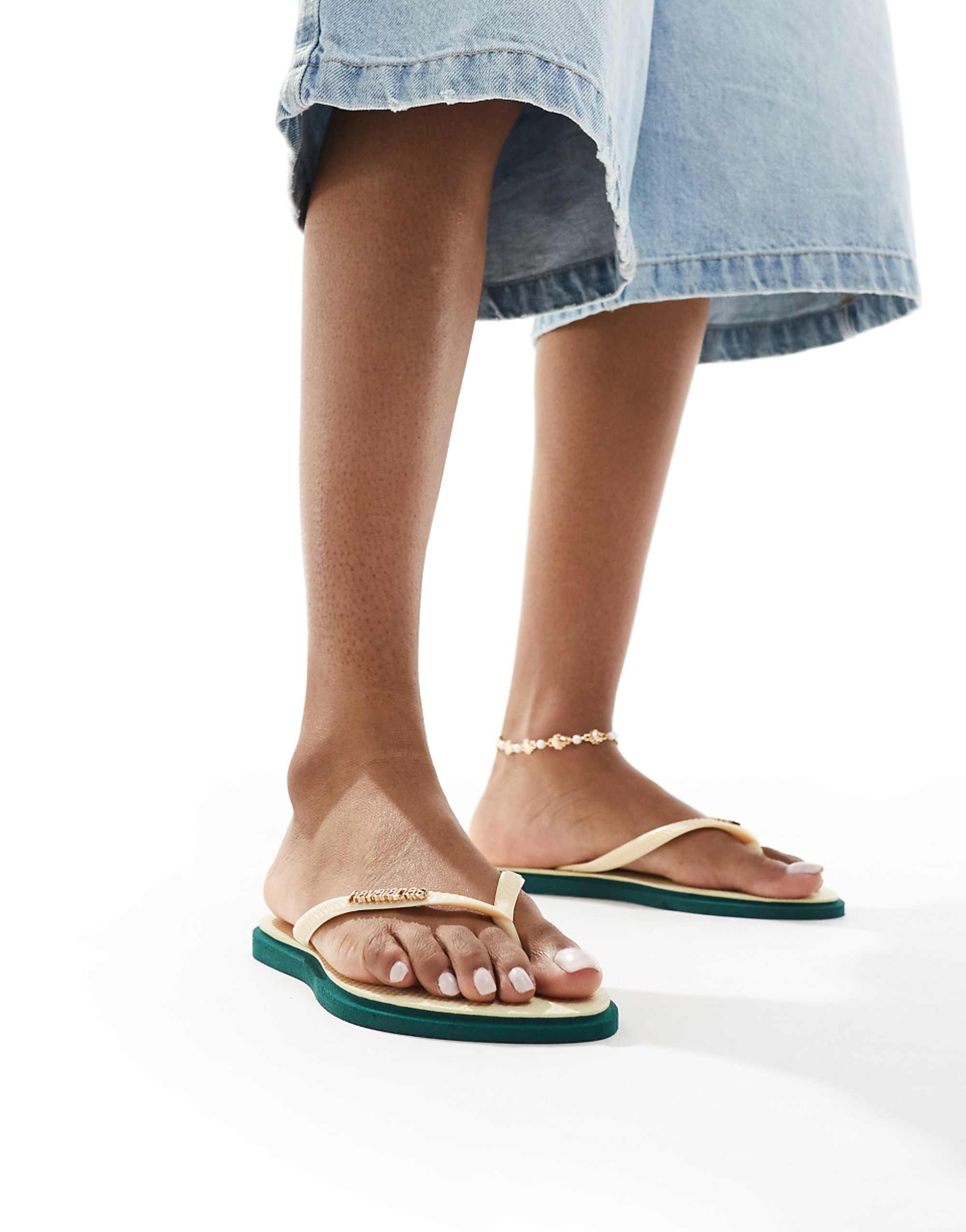 Havaianas Slim Point Flip Flops in Pantanal Green