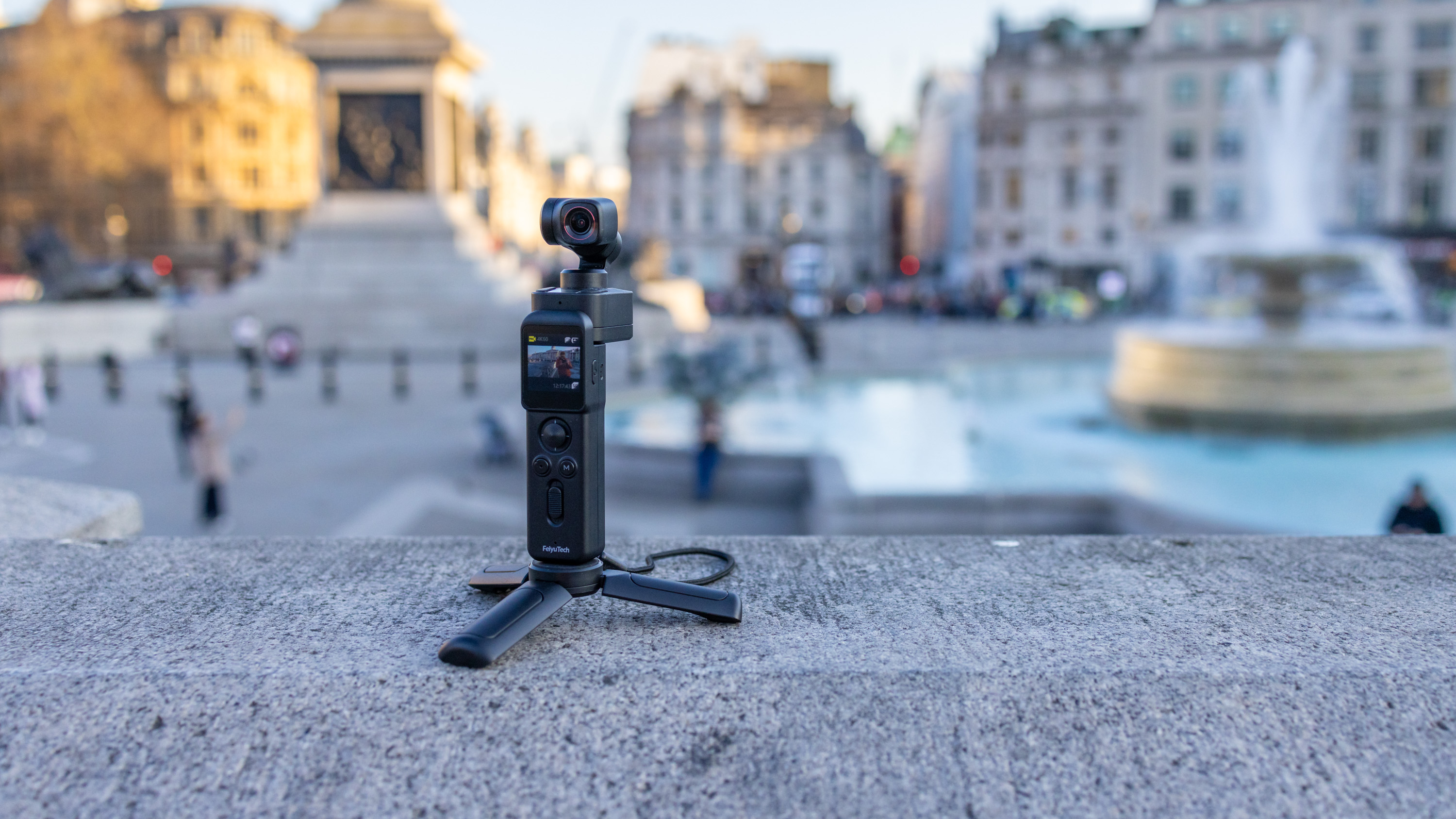 FeiyuTech Pocket 3 Stabilized vlogging camera with gimbal and detachable head