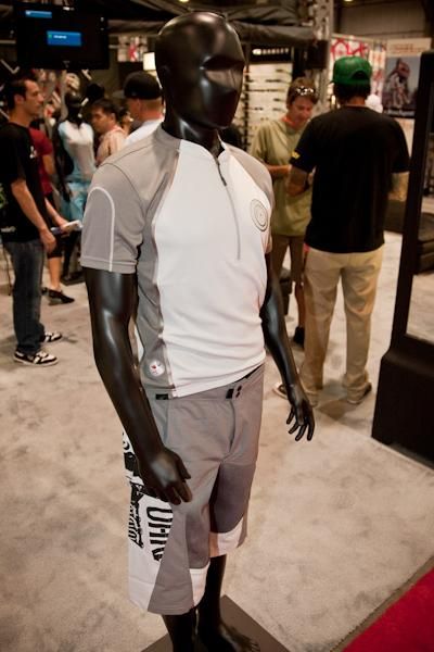 Oakley's men's mountain bike clothing gets some additions for 2010.