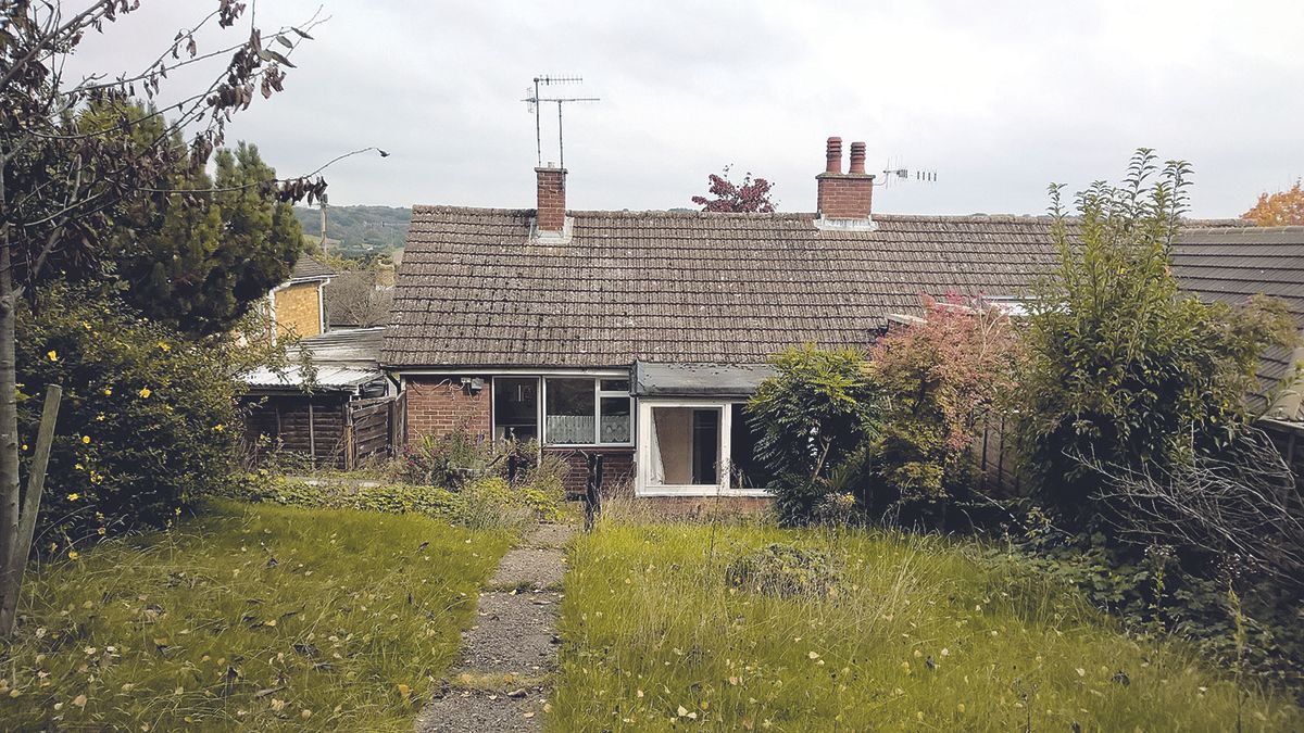 before kitchen extension to bungalow