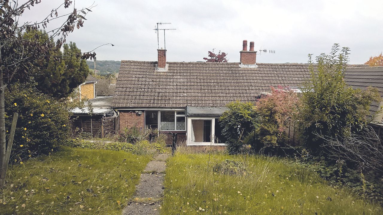 before kitchen extension to bungalow