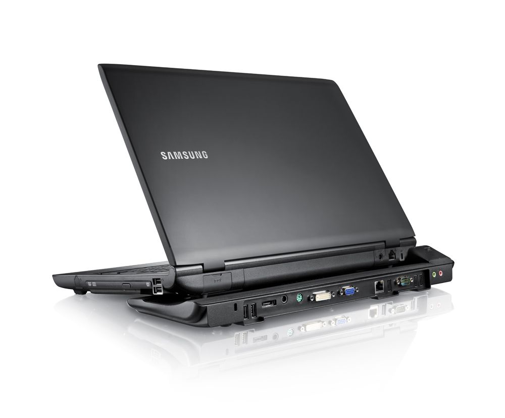 The Samsung P580 and its optional port replicator